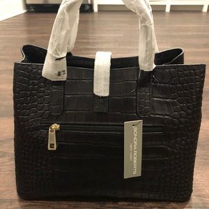 ACT FAST. NWT SONDRA ROBERTS SQUARED HANDBAG